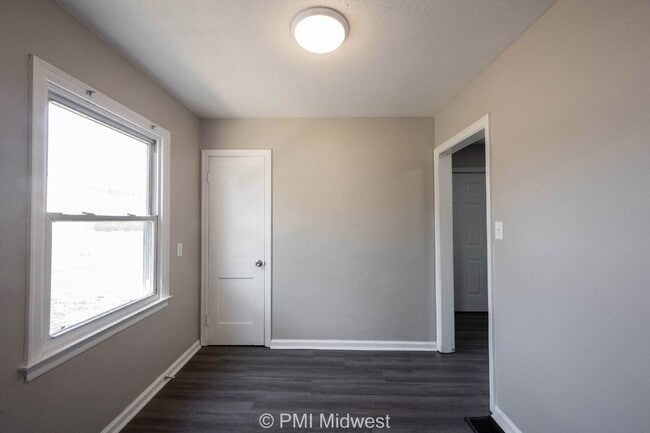 Building Photo - 1937 King Ave