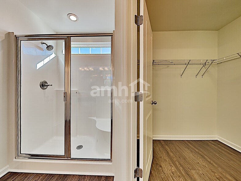 Building Photo - 1506 SanBorll Landing Dr