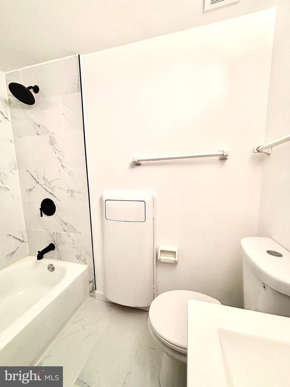 Building Photo - 546 Wilson Bridge Dr