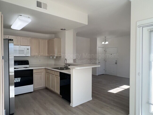 Building Photo - 3890 Strawberry Field Grove