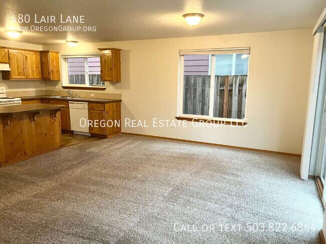 Building Photo - 480 Lair Ln
