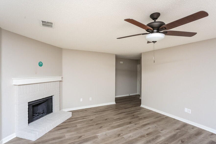 Building Photo - 1732 Rialto Way