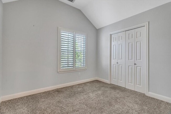 Building Photo - 629 12 Oaks Ln