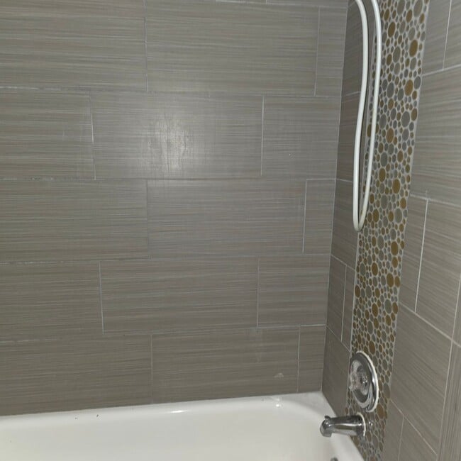 Building Photo - 922 N Lake Destiny Rd