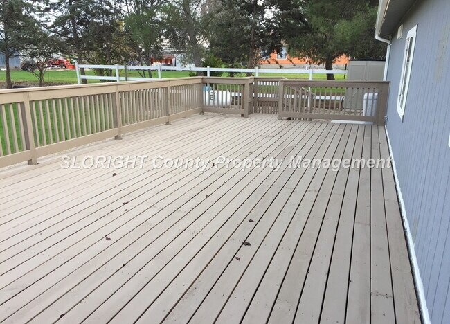 Building Photo - AVAILABLE JUNE - Beautiful Paso Robles Manufactured Home - 3 Bedroom / 2 Bathroom