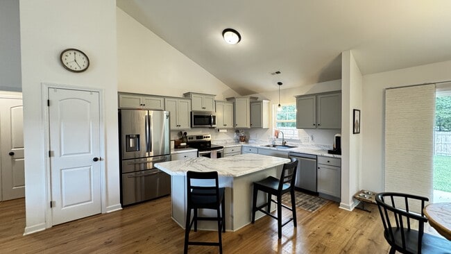 Building Photo - 225 Westfield Dr