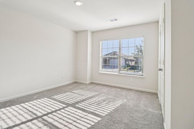 Building Photo - 712 Trinity Trl