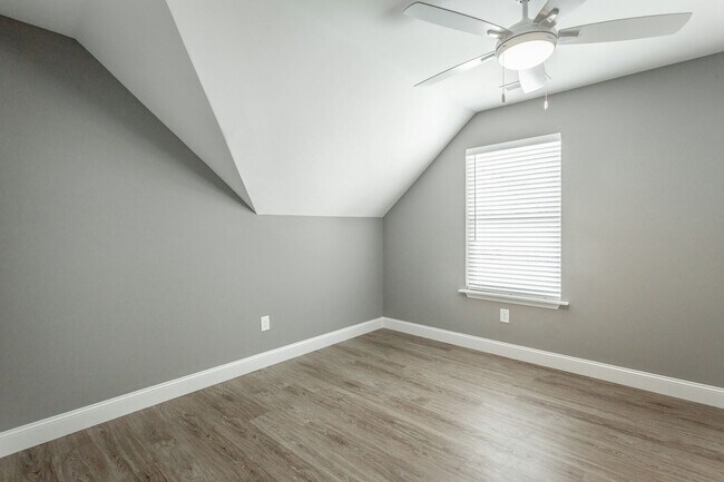 Building Photo - New 4 Bedroom Home in Red Bank with 2-Car Garage