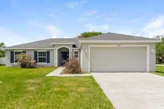 Building Photo - 828 Valnera Ct