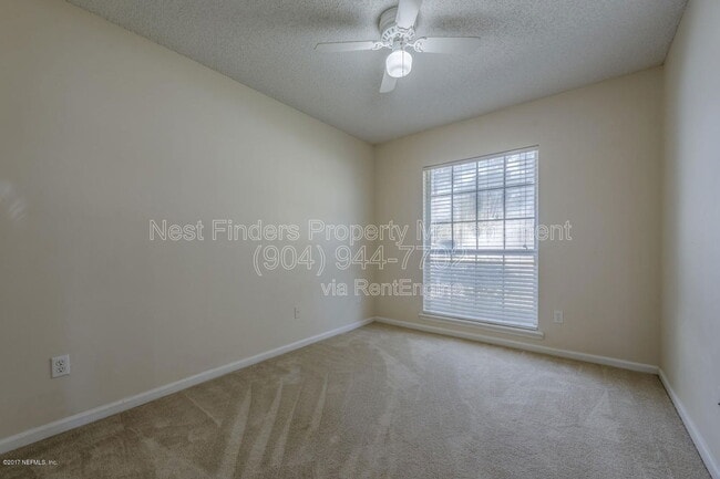 Building Photo - 4570 Blue Stream Ln N