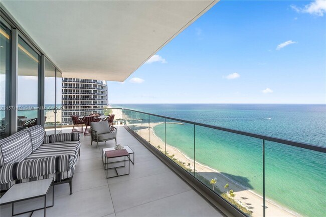 Building Photo - 10203 Collins Ave