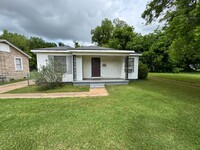 Building Photo - Gorgeous 2 bedroom home in Bossier