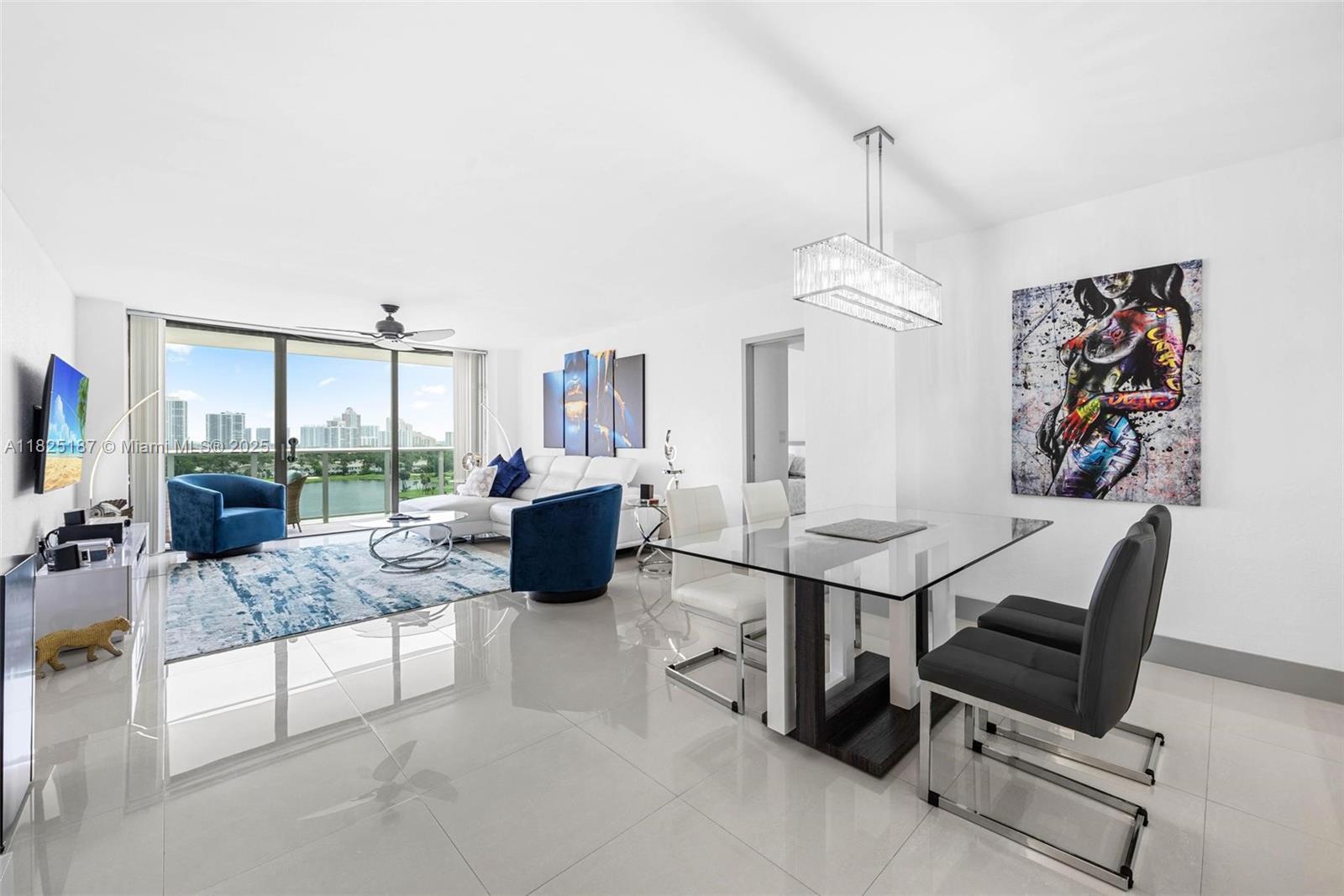 Building Photo - 3675 N Country Club Dr