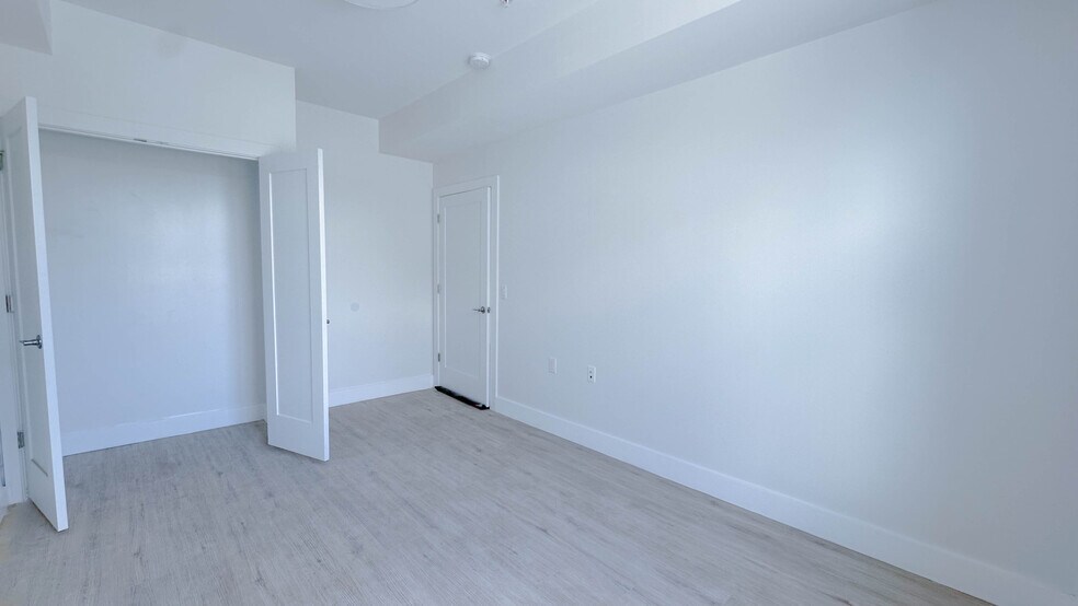 Building Photo - 276 Duncan Ave