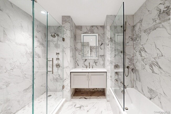 Building Photo - 641 5th Ave