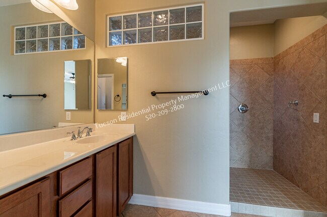 Building Photo - 799 West Camino Tunera