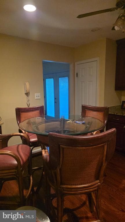 Building Photo - 8744 Valley Dr