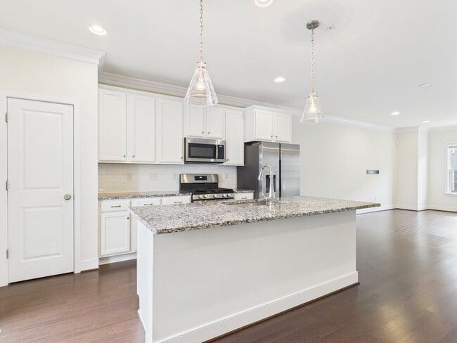 Building Photo - 5404 Coopers Walk Ln