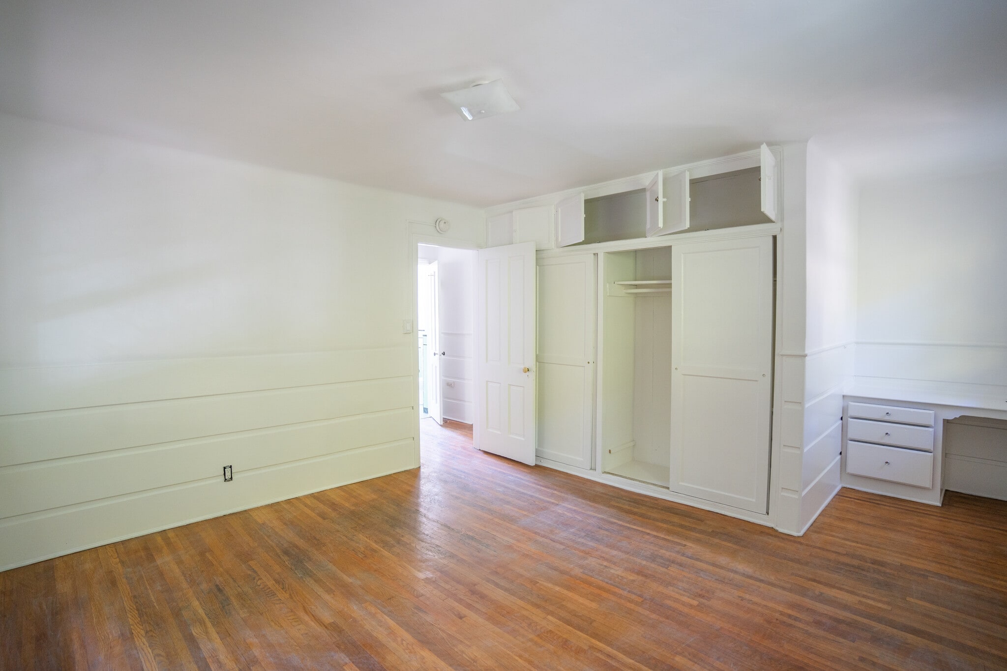 Master room - 157 South Westmoreland Avenue