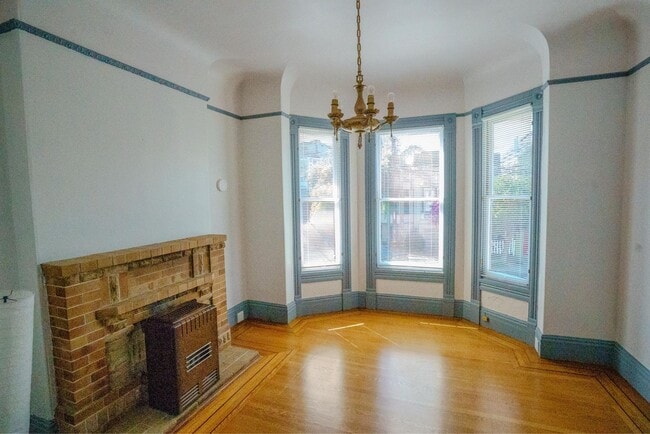 Building Photo - Victorian Charm and City Convenience – 3-B...
