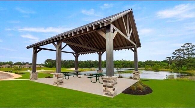 Building Photo - 1638 Lorenzo Ln