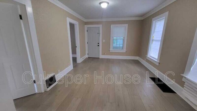 Building Photo - 2320 Mellwood Ave