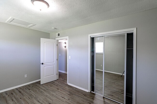 Building Photo - 3 Bedroom 1 Bath Fenced Shed Patio Brick Ranch Rental Home