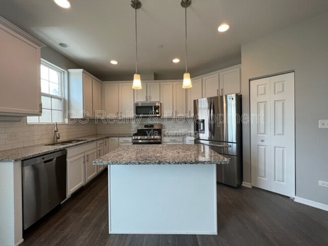Building Photo - 4435 Monroe Ct