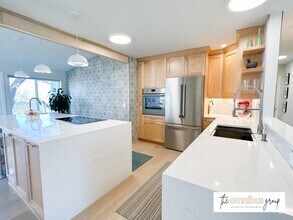 Building Photo - Modern 3BD/2BA Dream Home!