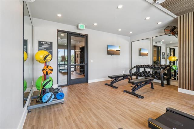 Building Photo - 405 N Ewing Ave