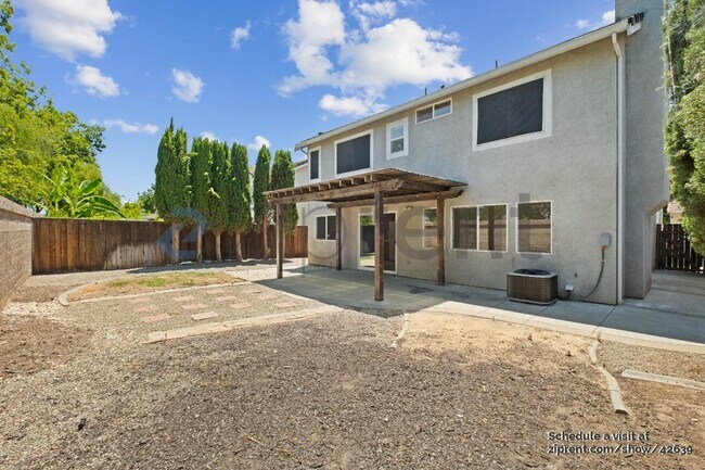 Building Photo - 741 Glencreek Dr