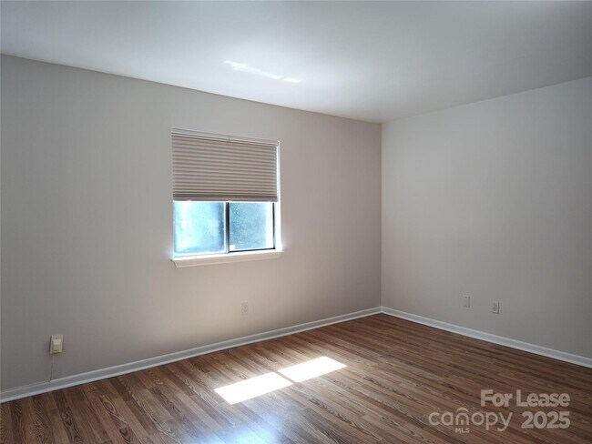 Building Photo - 3009 Heathstead Place