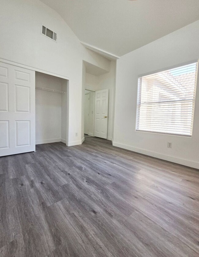 Building Photo - Gated Westpark Townhome | 3 Bed | 3 Bath | 2-Car Garage