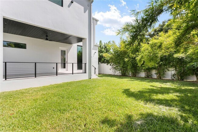 Building Photo - 3010 W Trilby Ave