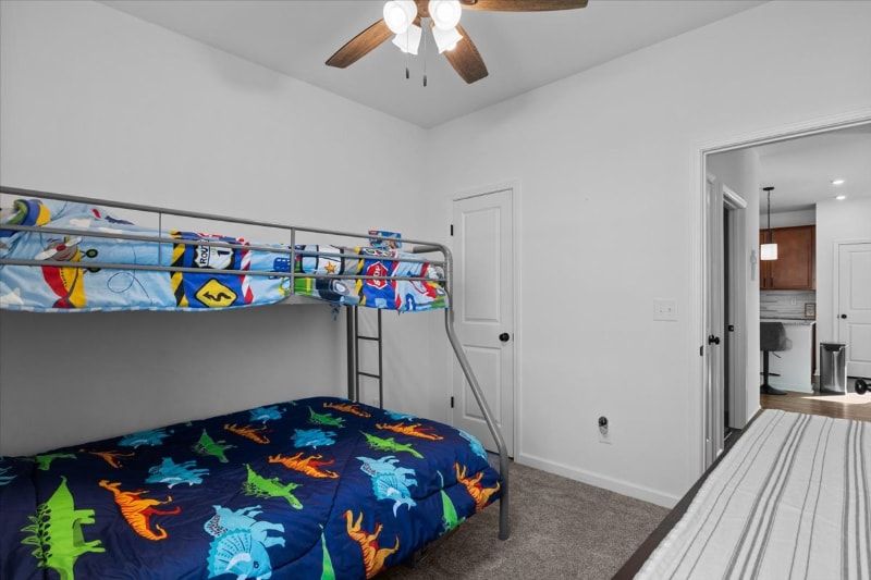 Building Photo - 1010 Village Ct