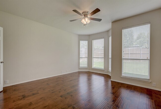 Building Photo - 2609 Monroe Dr