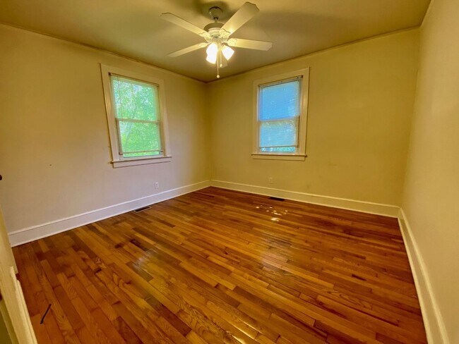 Building Photo - 109 Kreswell Cir