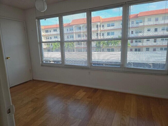 Building Photo - 3128 59th St S