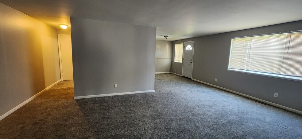 Building Photo - 103 Denrose Dr
