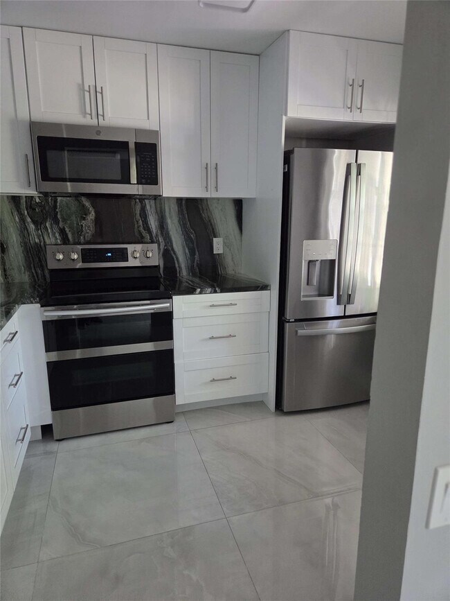 Building Photo - 2706 Nassau Bend