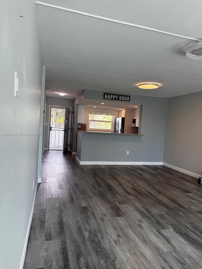 Building Photo - 4000 NE 170th St