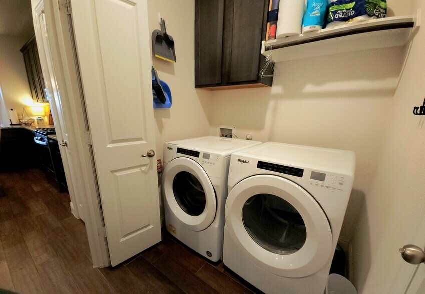 Building Photo - 3012 Denver Ave