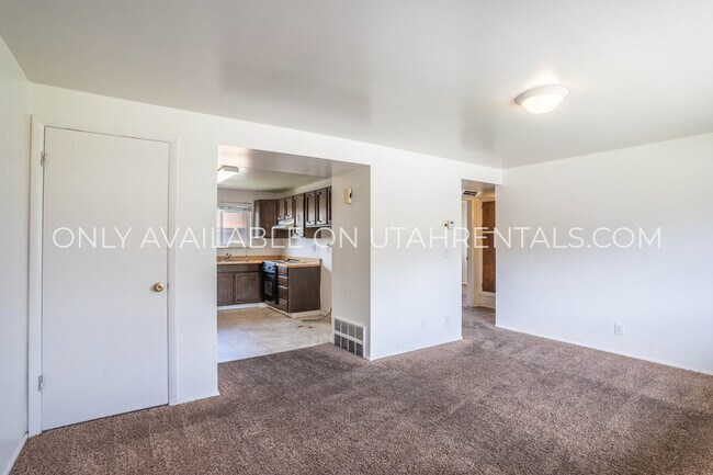 Building Photo - 1050 W 1050 S