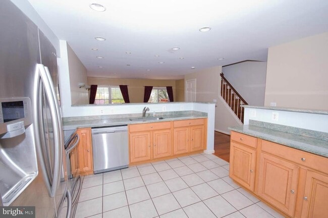 Building Photo - 419 Davis Ave SW