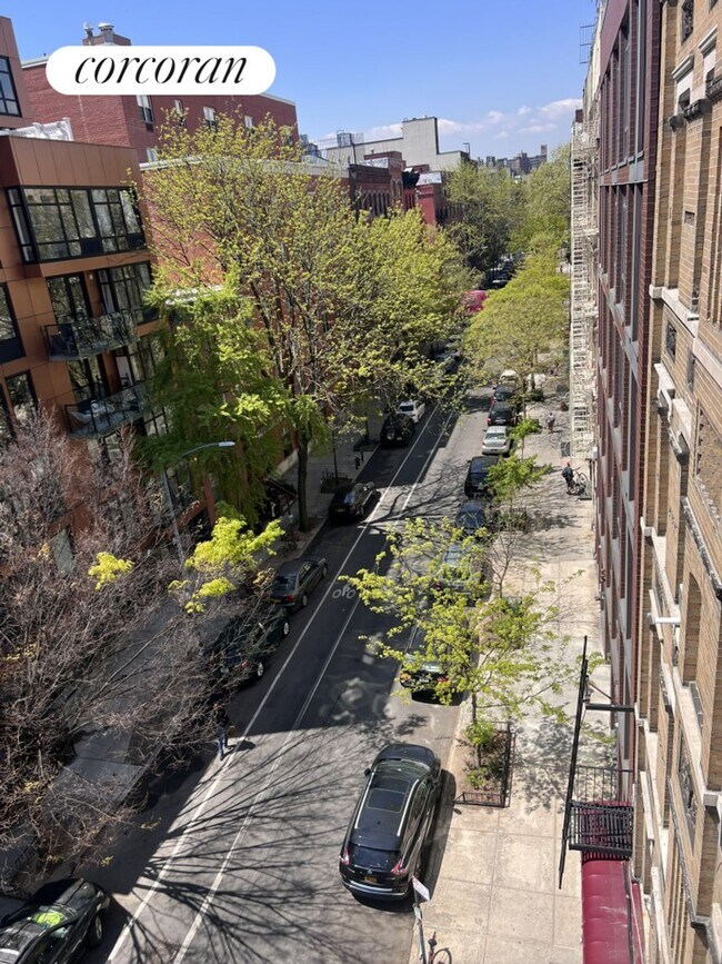 Building Photo - 327 E 3rd St