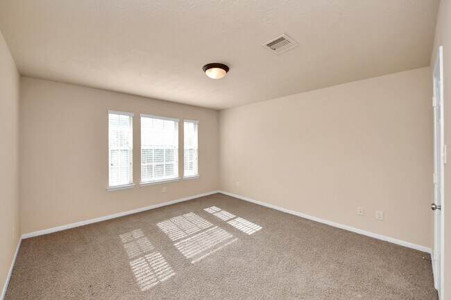 Building Photo - 14311 Lakepointe Bend Ln