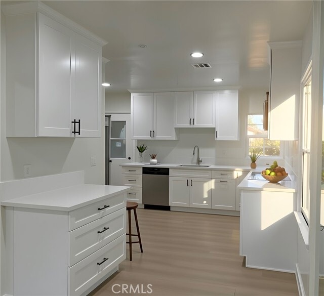 Building Photo - 5912 Carpenter Ave