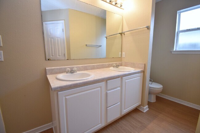Building Photo - 3BR Home Near NAS Pensacola with 1-Car Garage, Fenced Backyard & Open Kitchen