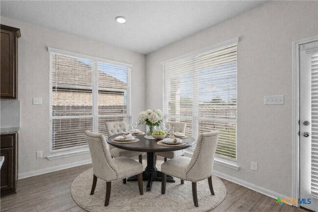 Building Photo - 1037 Shelby Dr