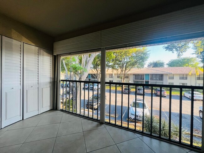 Building Photo - 9875 Pineapple Tree Dr